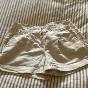 LOFT LINEN SHORTS WHEAT COLOR size 6
